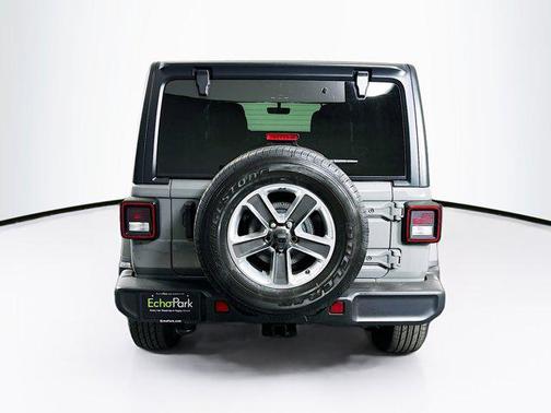 Sting-Gray Clearcoat 2022 Jeep Wrangler Unlimited Sahara