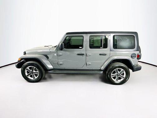 Sting-Gray Clearcoat 2022 Jeep Wrangler Unlimited Sahara