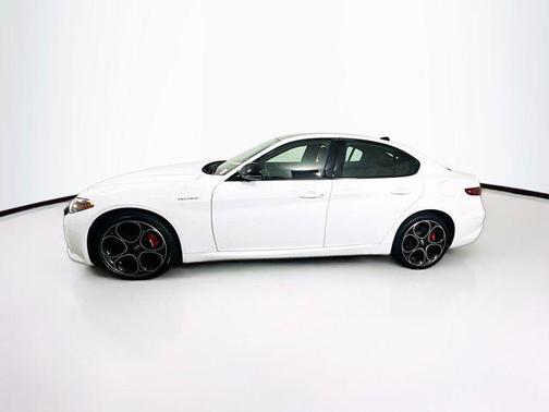 2022 Alfa Romeo Giulia Veloce