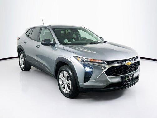 Sterling Gray Metallic 2026 Chevrolet Trax LS