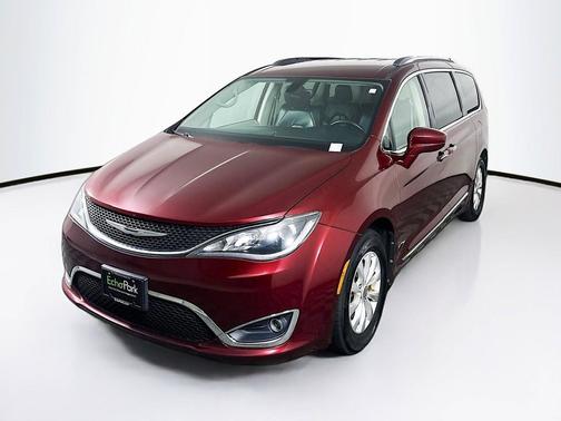 Velvet Red Pearlcoat 2018 Chrysler Pacifica Touring-L