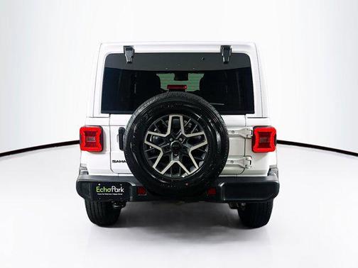 Bright White Clearcoat 2025 Jeep Wrangler 4-Door Sahara 4x4