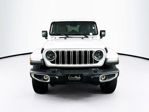 Bright White Clearcoat 2025 Jeep Wrangler 4-Door Sahara 4x4