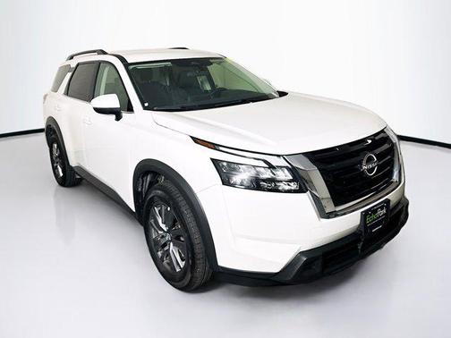 2025 Nissan Pathfinder SV 4WD