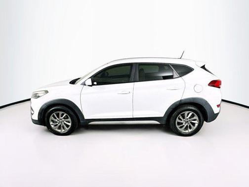 Winter White 2017 Hyundai TUCSON SE