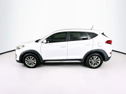 Winter White 2017 Hyundai TUCSON SE