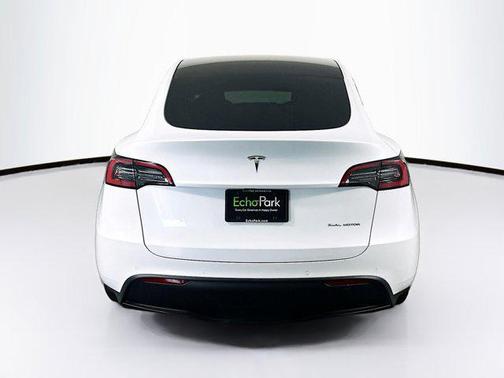 2022 Tesla Model Y Long Range Dual Motor All-Wheel Drive