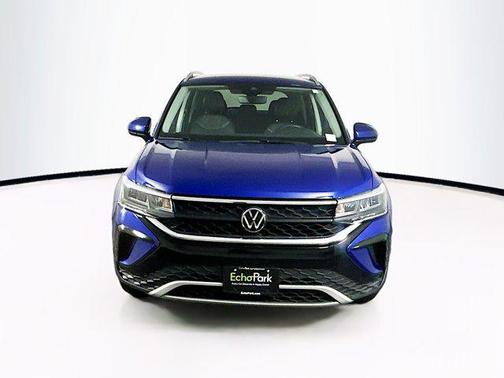 Cornflower Blue 2024 Volkswagen Taos 1.5T SE