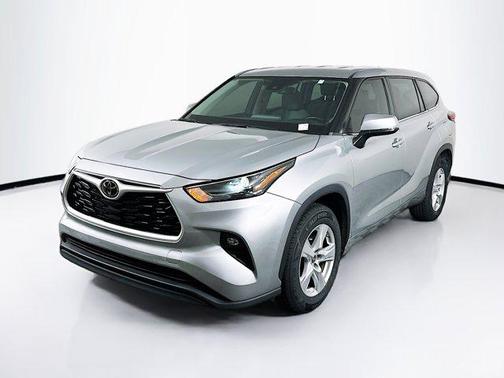 2022 Toyota Highlander LE