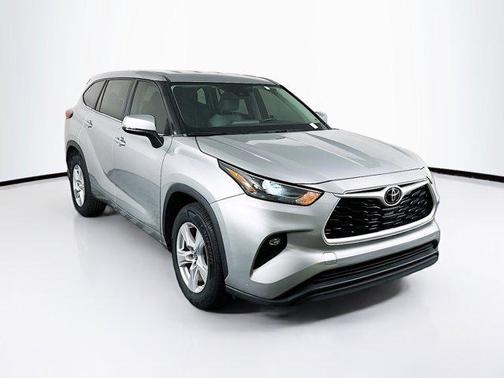 2022 Toyota Highlander LE