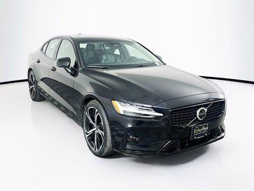 2024 Volvo S60 B5 Plus Dark Theme