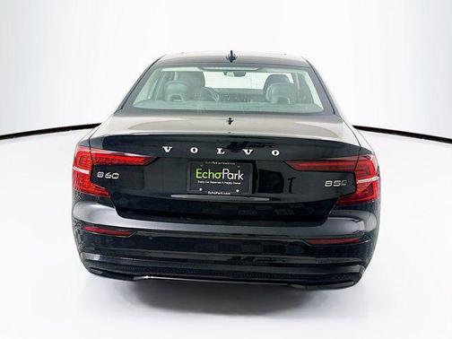 2024 Volvo S60 B5 Plus Dark Theme