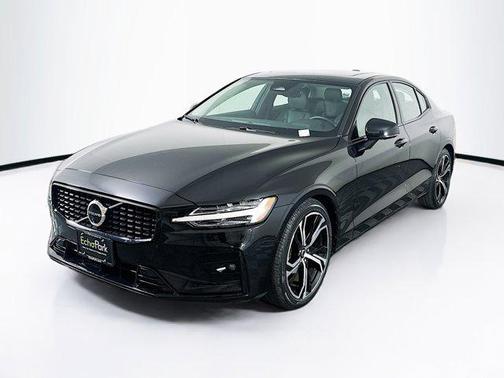 2024 Volvo S60 B5 Plus Dark Theme