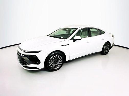 2025 Hyundai SONATA Hybrid SE