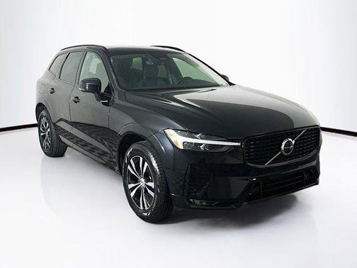 2024 Volvo XC60 B5 Core Dark Theme