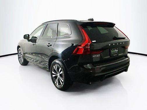 2024 Volvo XC60 B5 Core Dark Theme