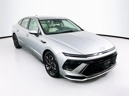 Aero Silver 2025 Hyundai SONATA SEL
