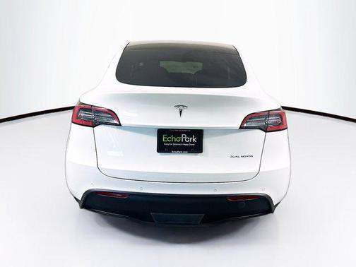 2022 Tesla Model Y Long Range Dual Motor All-Wheel Drive