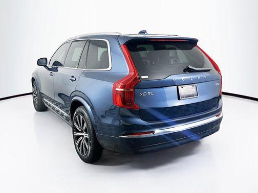 2025 Volvo XC90 B5 Core