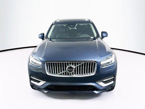 2025 Volvo XC90 B5 Core