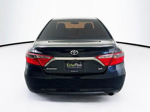Midnight Black Metallic 2017 Toyota Camry SE