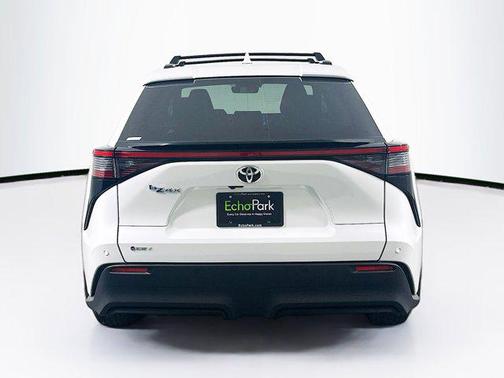 2024 Toyota bZ4X XLE