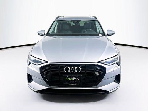 2021 Audi e-tron Premium Plus