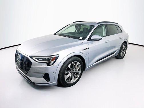2021 Audi e-tron Premium Plus