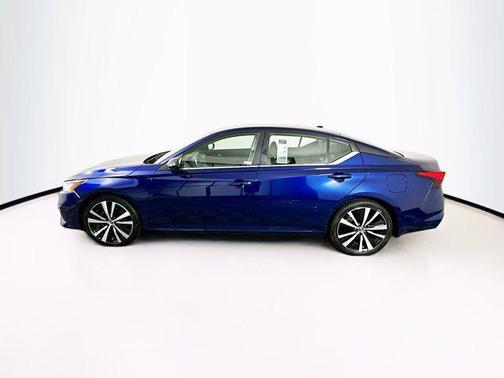 2022 Nissan Altima SR FWD