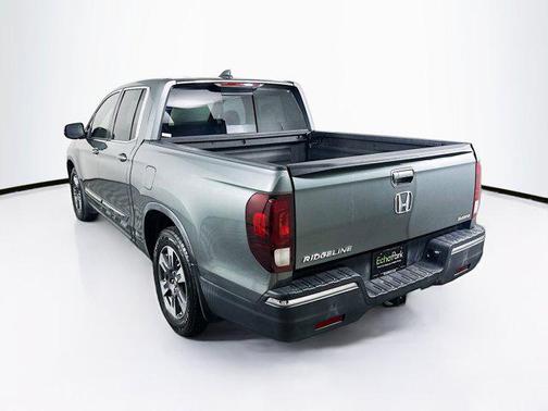 Modern Steel Metallic 2019 Honda Ridgeline RTL