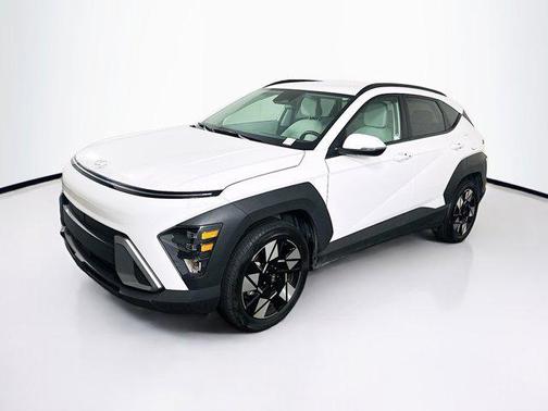 Atlas White 2025 Hyundai KONA SEL