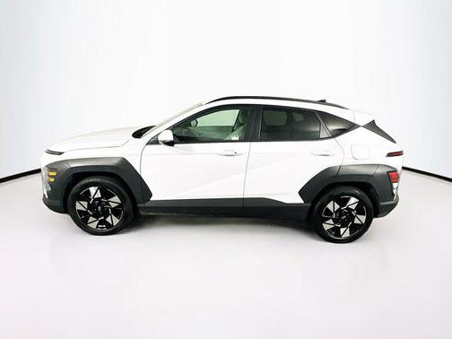 Atlas White 2025 Hyundai KONA SEL