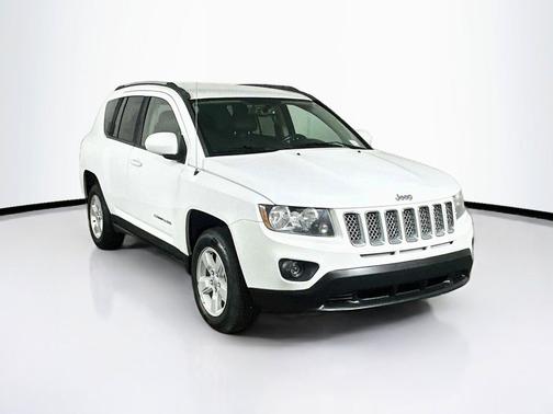 Bright White Clearcoat 2017 Jeep Compass Latitude