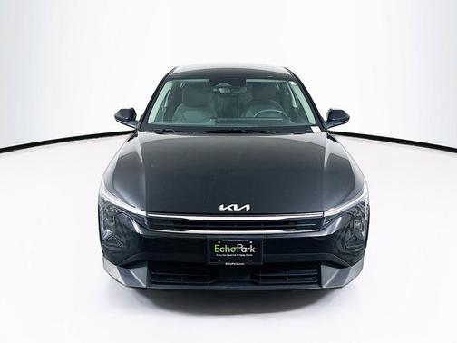 Aurora Black Pearl 2025 Kia K4 LXS