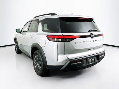 2024 Nissan Pathfinder SV 4WD