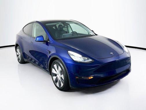 2022 Tesla Model Y Long Range Dual Motor All-Wheel Drive