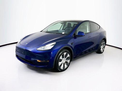 2022 Tesla Model Y Long Range Dual Motor All-Wheel Drive