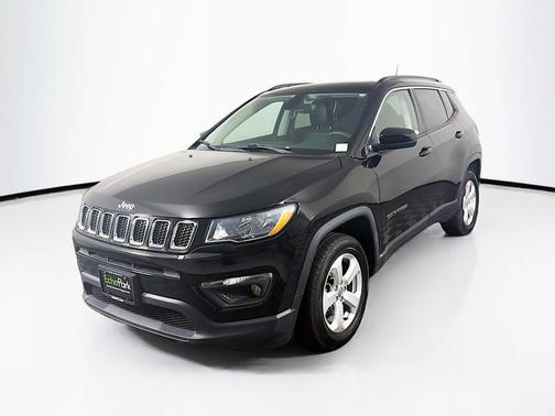 Diamond Black Crystal Pearlcoat 2021 Jeep Compass Latitude