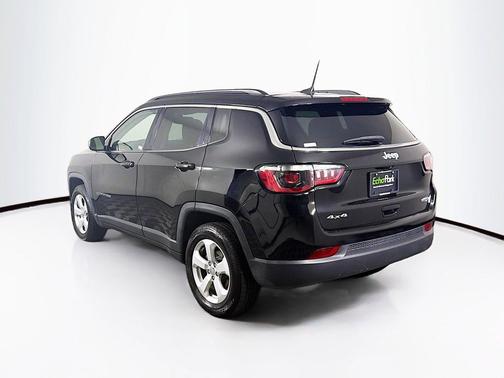 Diamond Black Crystal Pearlcoat 2021 Jeep Compass Latitude