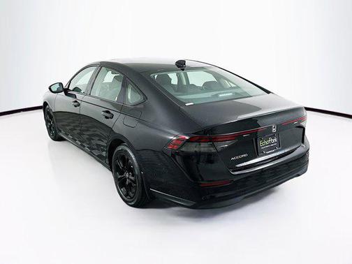 Crystal Black Pearl 2025 Honda Accord SE