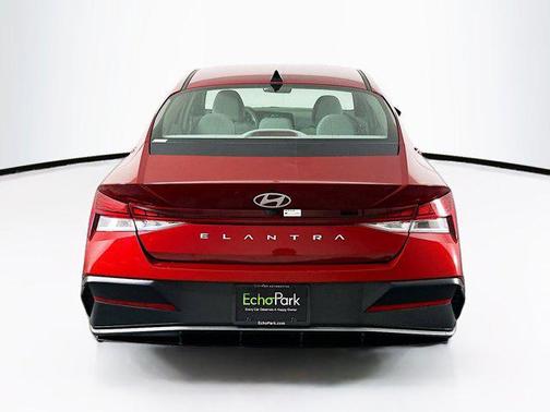 2025 Hyundai ELANTRA SEL