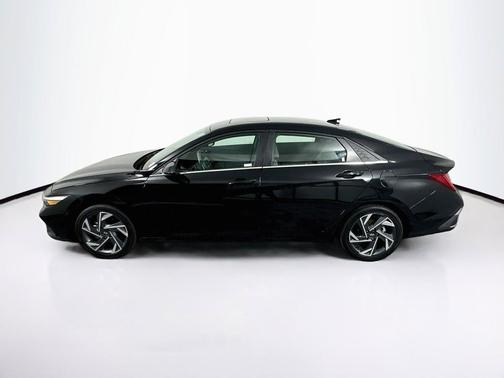 Abyss Black 2025 Hyundai ELANTRA SEL