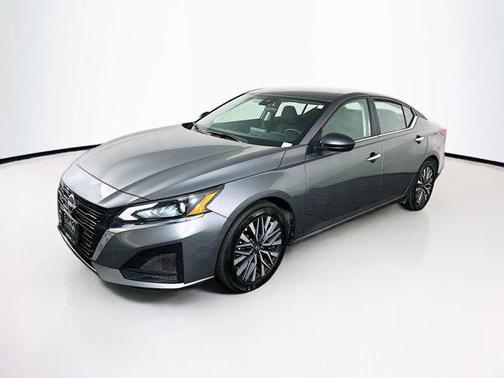 Gun Metallic 2025 Nissan Altima SV FWD