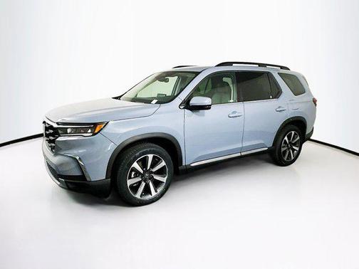 Sonic Gray Pearl 2023 Honda Pilot Touring 8-Passenger