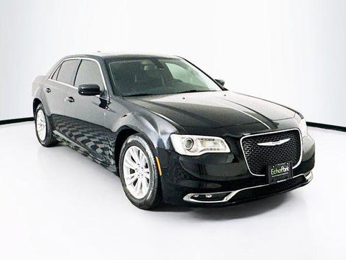 2019 Chrysler 300 Touring