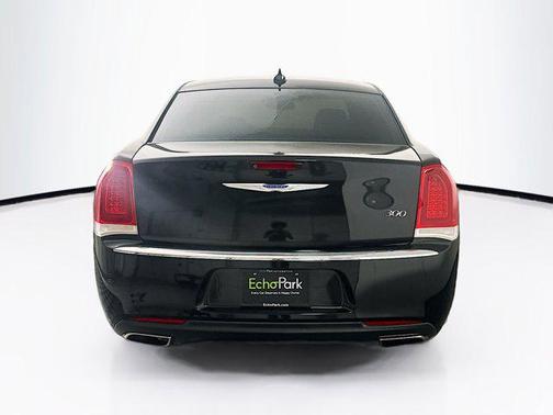 2019 Chrysler 300 Touring