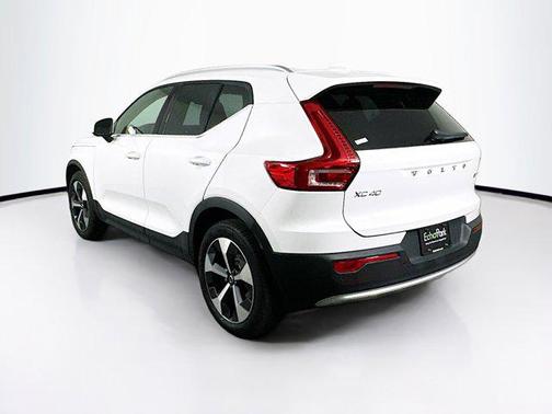 2025 Volvo XC40 B5 Plus Bright Theme