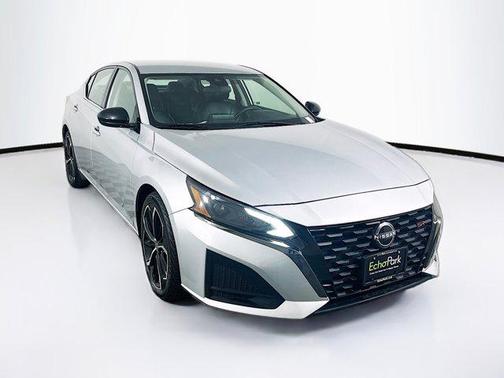 2023 Nissan Altima SR FWD
