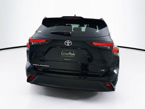 Midnight Black Metallic 2025 Toyota Highlander LE