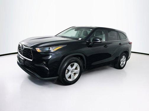 Midnight Black Metallic 2025 Toyota Highlander LE